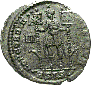 Воин со штандартами на которых изображен лабарум. Византийская монета.